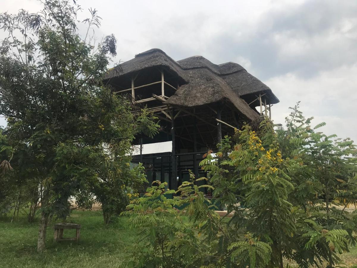 Enshama Game Lodge And Campsite Katunguru Exterior photo