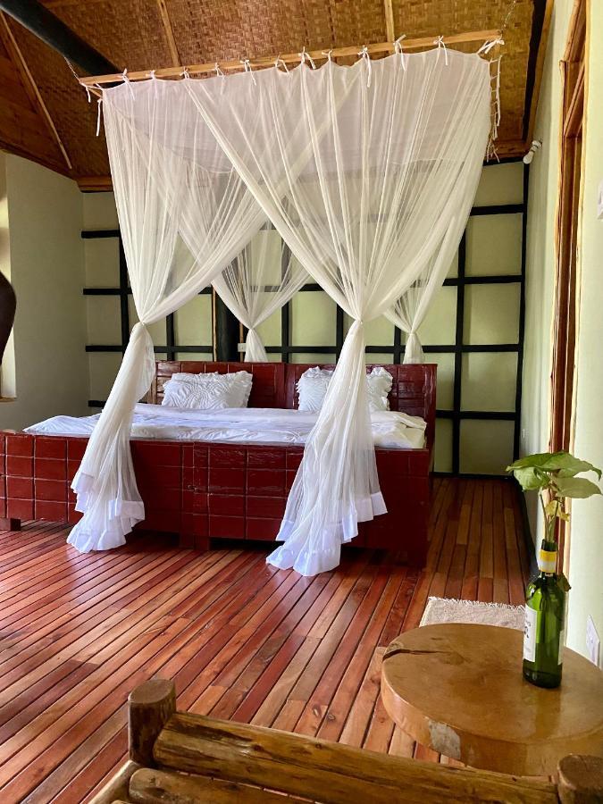 Enshama Game Lodge And Campsite Katunguru Exterior photo